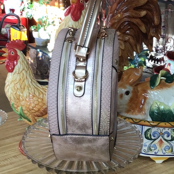 Cross body bag, beautiful design, New❤️ - Picture 4 of 8